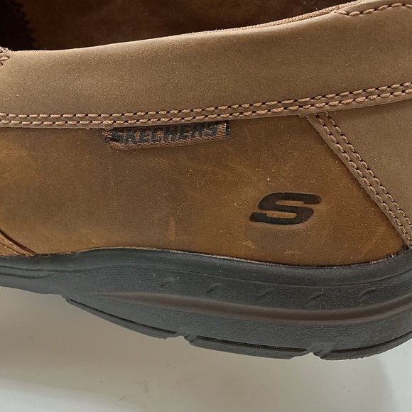 Skechers Men\'s Relaxed Fit: Harper - Forde loafer, dark brown, size 10